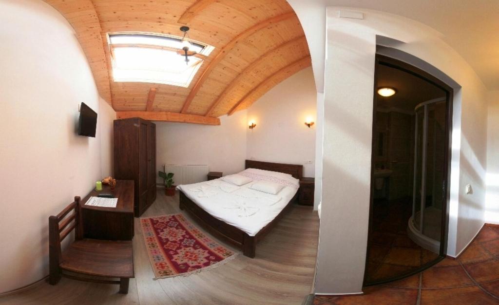Casa Cartianu Hotel Targu Jiu Bilik gambar